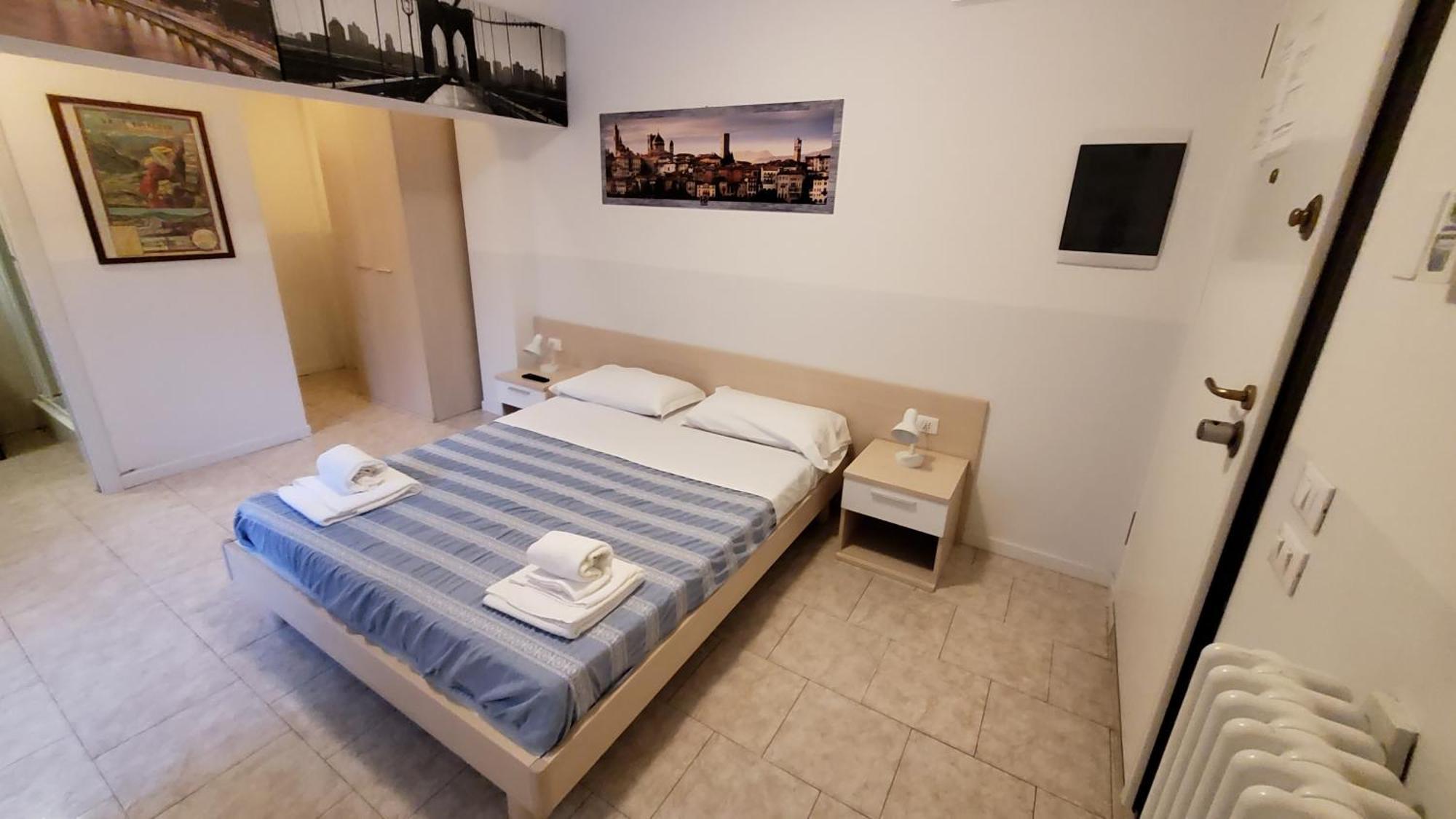 Hb Bonomelli 15 Hotel Bergamo Luaran gambar